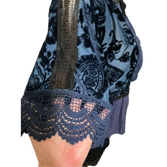 One of a kind designer short set - Picture 2 of 7